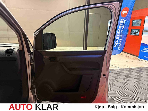 Volkswagen Caddy Maxi 19 of 30