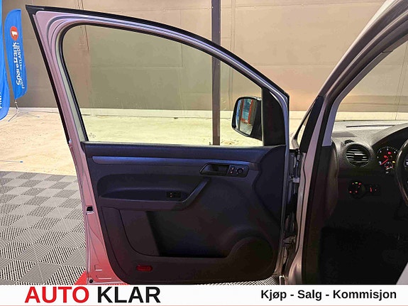 Volkswagen Caddy Maxi 17 of 30