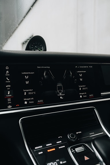 Porsche Panamera 4 16 of 29
