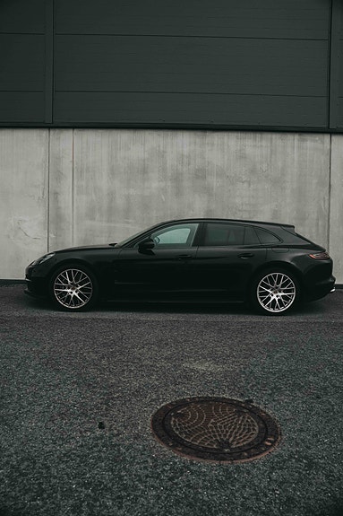 Porsche Panamera 4 2 of 29