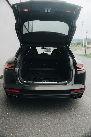 Porsche Panamera 4 9 of 29