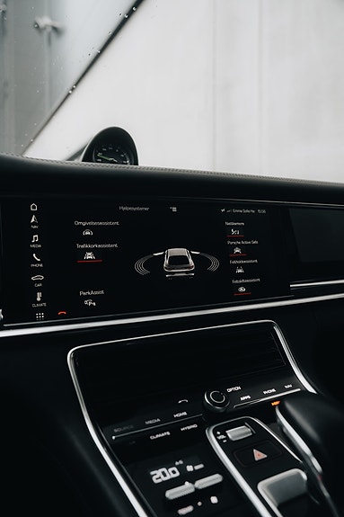 Porsche Panamera 4 15 of 29