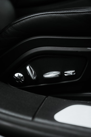 Porsche Panamera 4 25 of 29