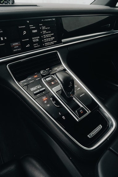 Porsche Panamera 4 13 of 29