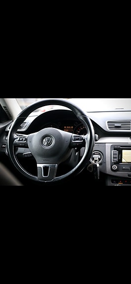 Volkswagen Passat 9 of 13