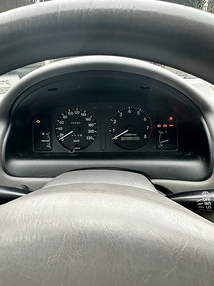 Toyota Corolla 9 of 13