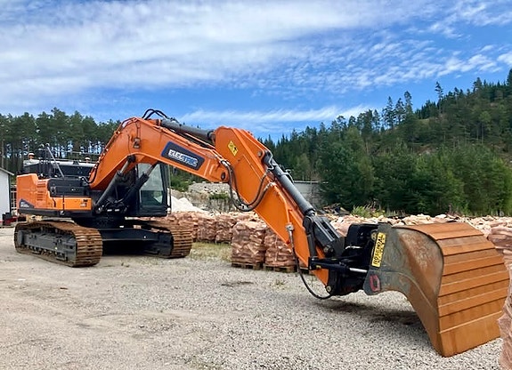Doosan dx355LC-7 Electric 3 of 16