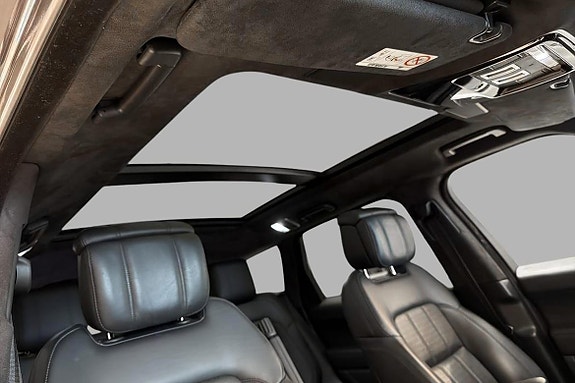 Land Rover Range Rover Sport 10 of 19