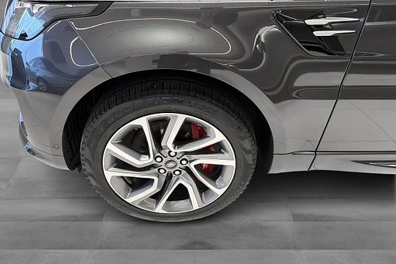 Land Rover Range Rover Sport 17 of 19