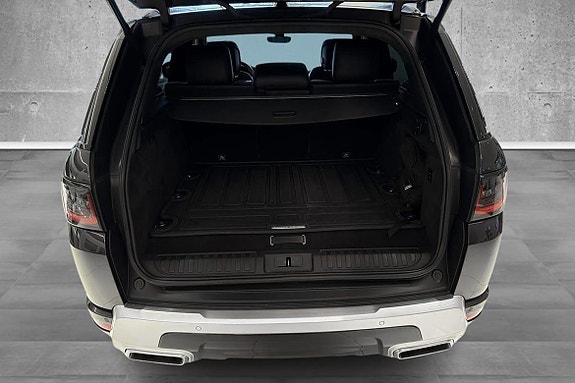 Land Rover Range Rover Sport 16 of 19