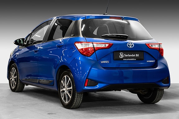 Toyota Yaris 4 of 30