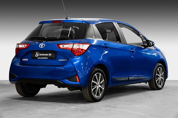 Toyota Yaris 5 of 30