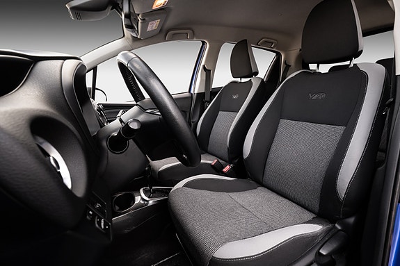 Toyota Yaris 8 of 30