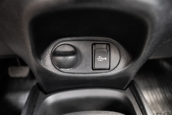 Toyota Yaris 19 of 30