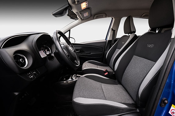Toyota Yaris 9 of 30