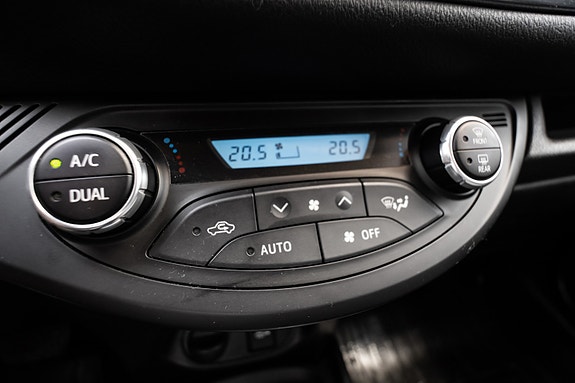 Toyota Yaris 16 of 30
