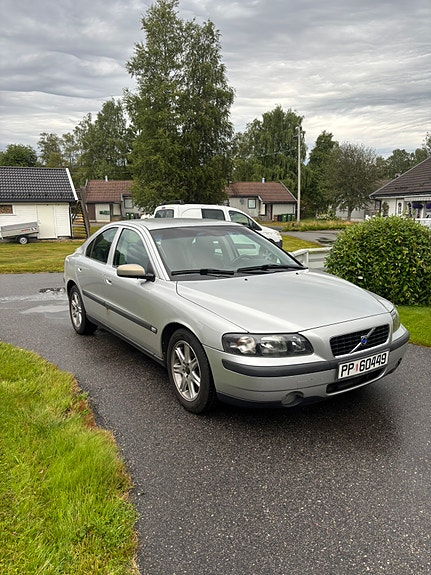 Volvo S60 3 of 12