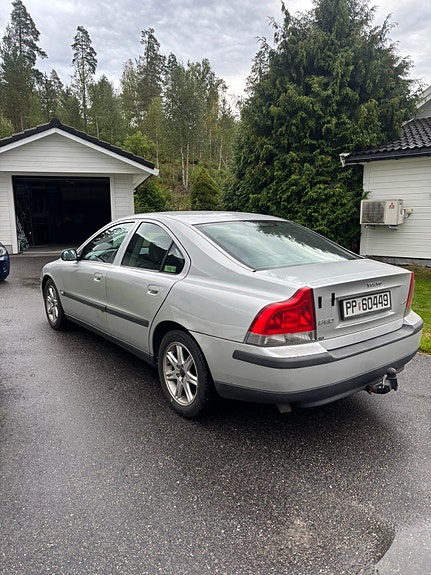 Volvo S60 8 of 12
