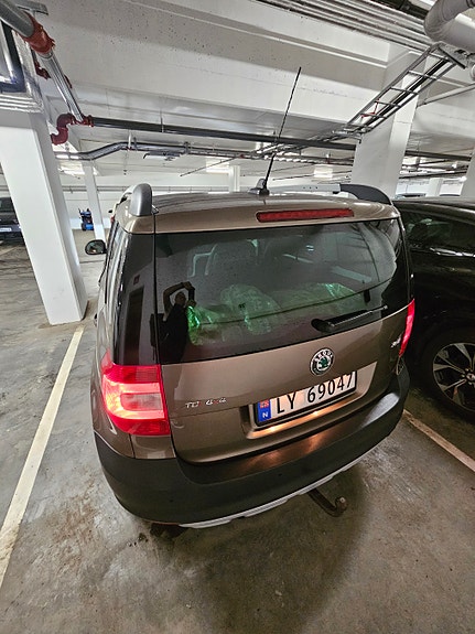 Skoda Yeti 2 of 17