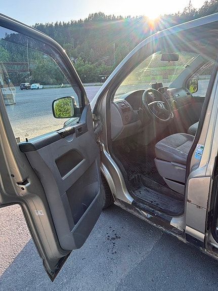 Volkswagen Transporter 12 of 17