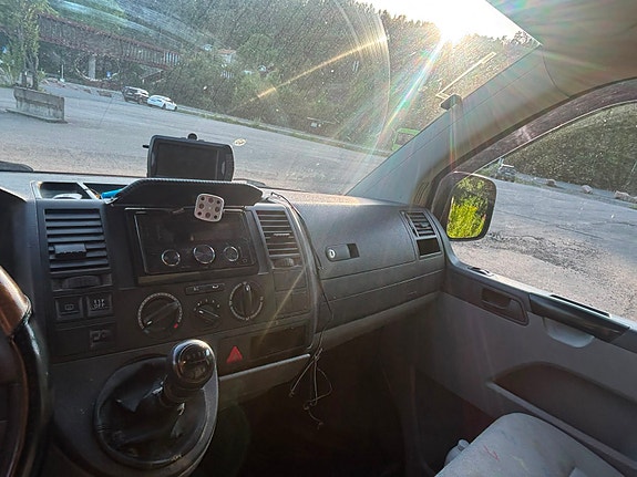 Volkswagen Transporter 9 of 17