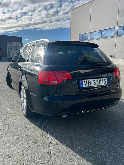 Audi A4 6 of 30
