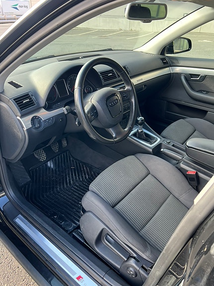 Audi A4 12 of 30