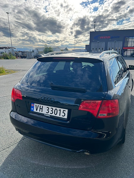 Audi A4 5 of 30