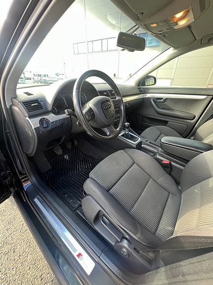 Audi A4 11 of 30