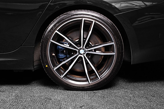 BMW 330e 8 of 30
