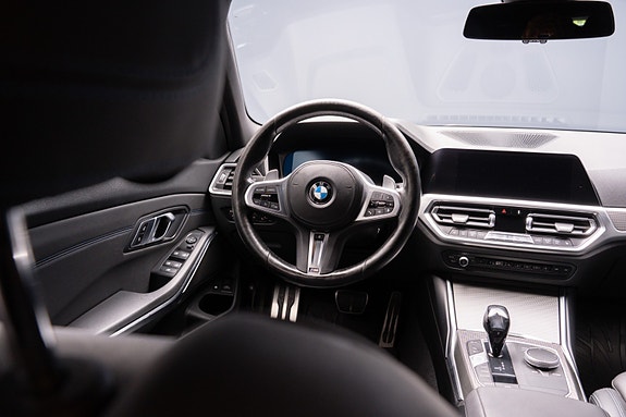 BMW 330e 17 of 30
