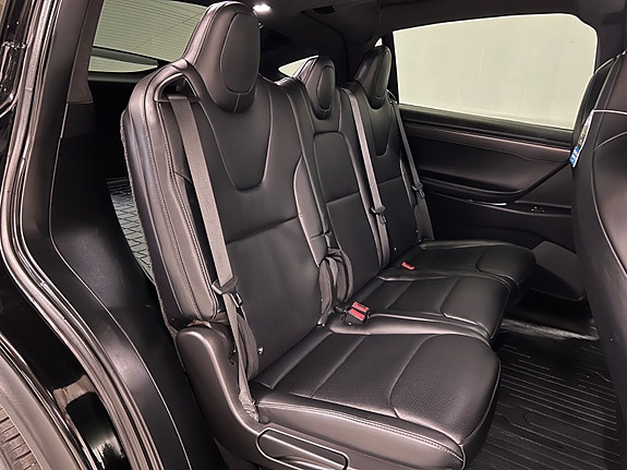 Tesla Model X 20 of 30