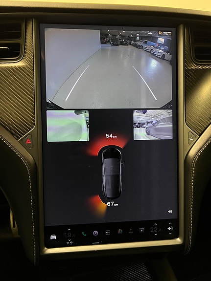 Tesla Model X 26 of 30