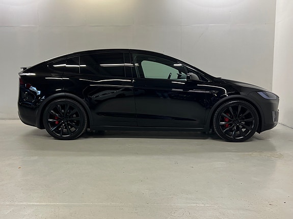 Tesla Model X 14 of 30