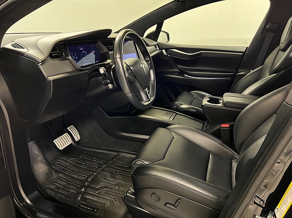 Tesla Model X 15 of 30