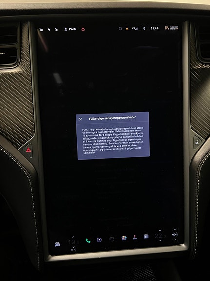 Tesla Model X 28 of 30