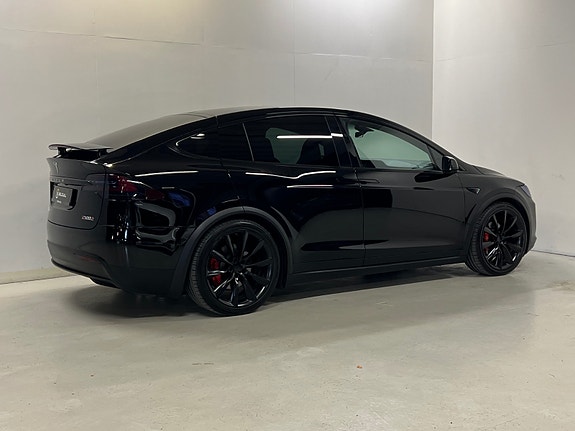 Tesla Model X 11 of 30