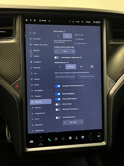 Tesla Model X 29 of 30