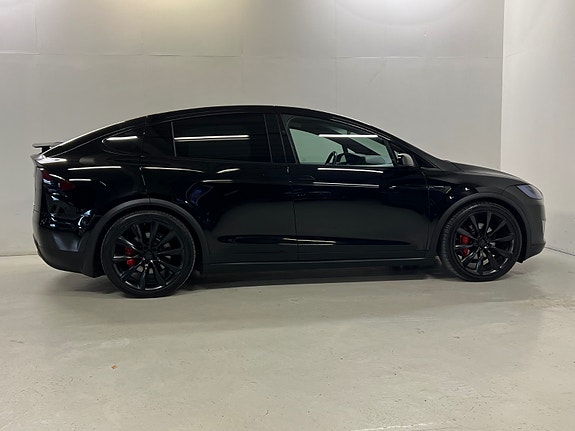 Tesla Model X 12 of 30