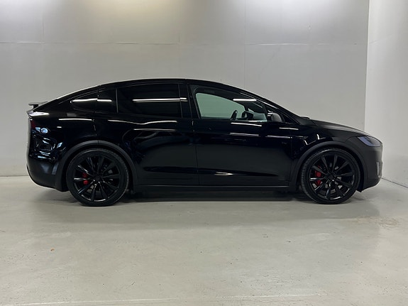 Tesla Model X 13 of 30
