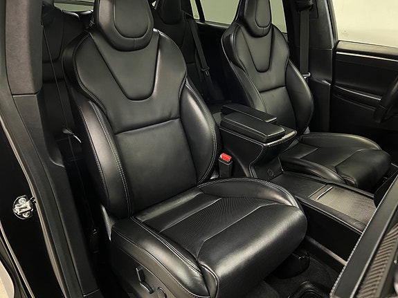 Tesla Model X 19 of 30