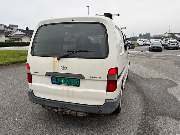 Toyota HiAce 6 of 15