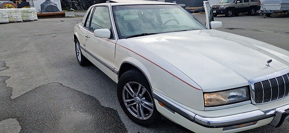 Buick Riviera 5 of 30