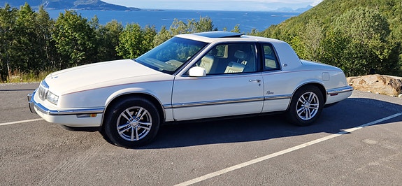 Buick Riviera 2 of 30
