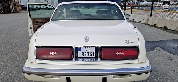 Buick Riviera 9 of 30