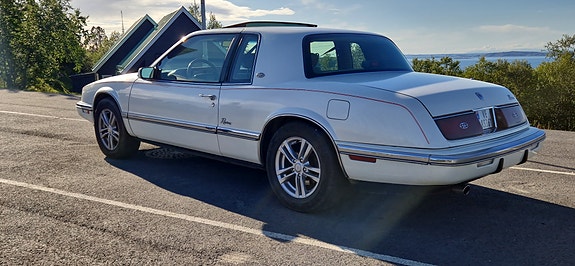 Buick Riviera 3 of 30