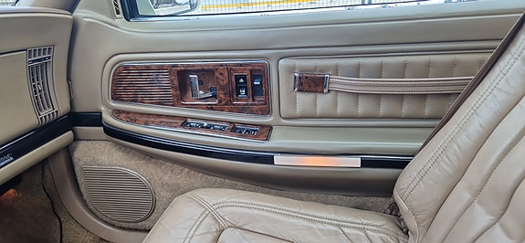 Buick Riviera 17 of 30