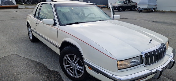 Buick Riviera 6 of 30