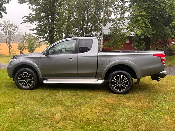 Mitsubishi L200 Club Cab 10 of 24