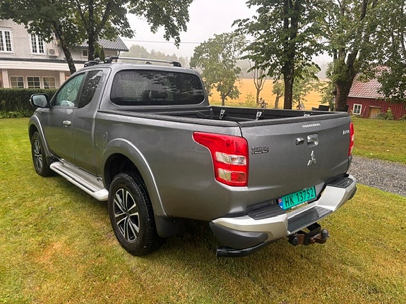Mitsubishi L200 Club Cab 8 of 24